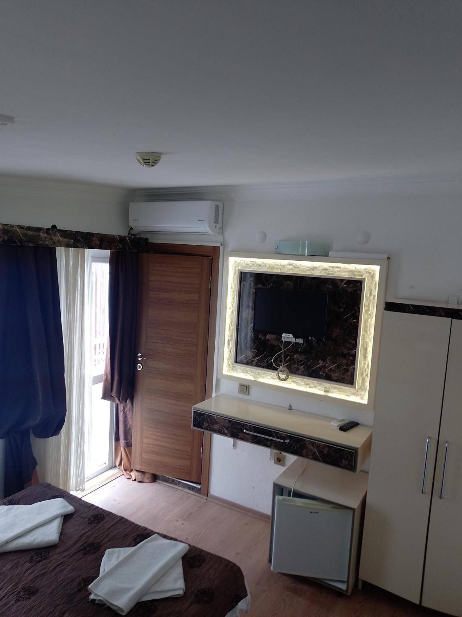 Behram Hotel Αττάλεια Εξωτερικό φωτογραφία
