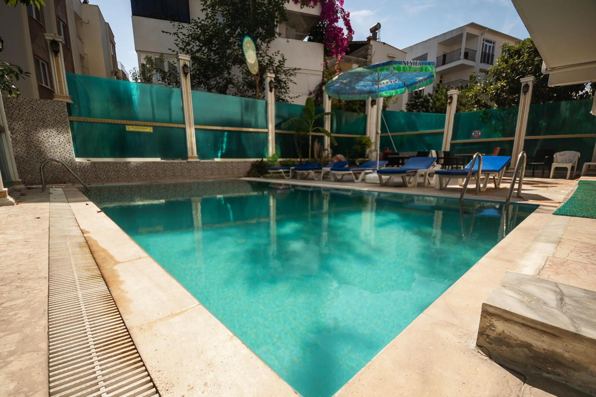 Behram Hotel Αττάλεια Εξωτερικό φωτογραφία