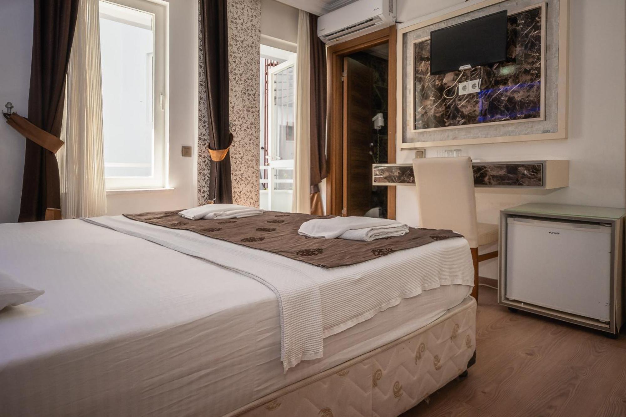Behram Hotel Αττάλεια Εξωτερικό φωτογραφία