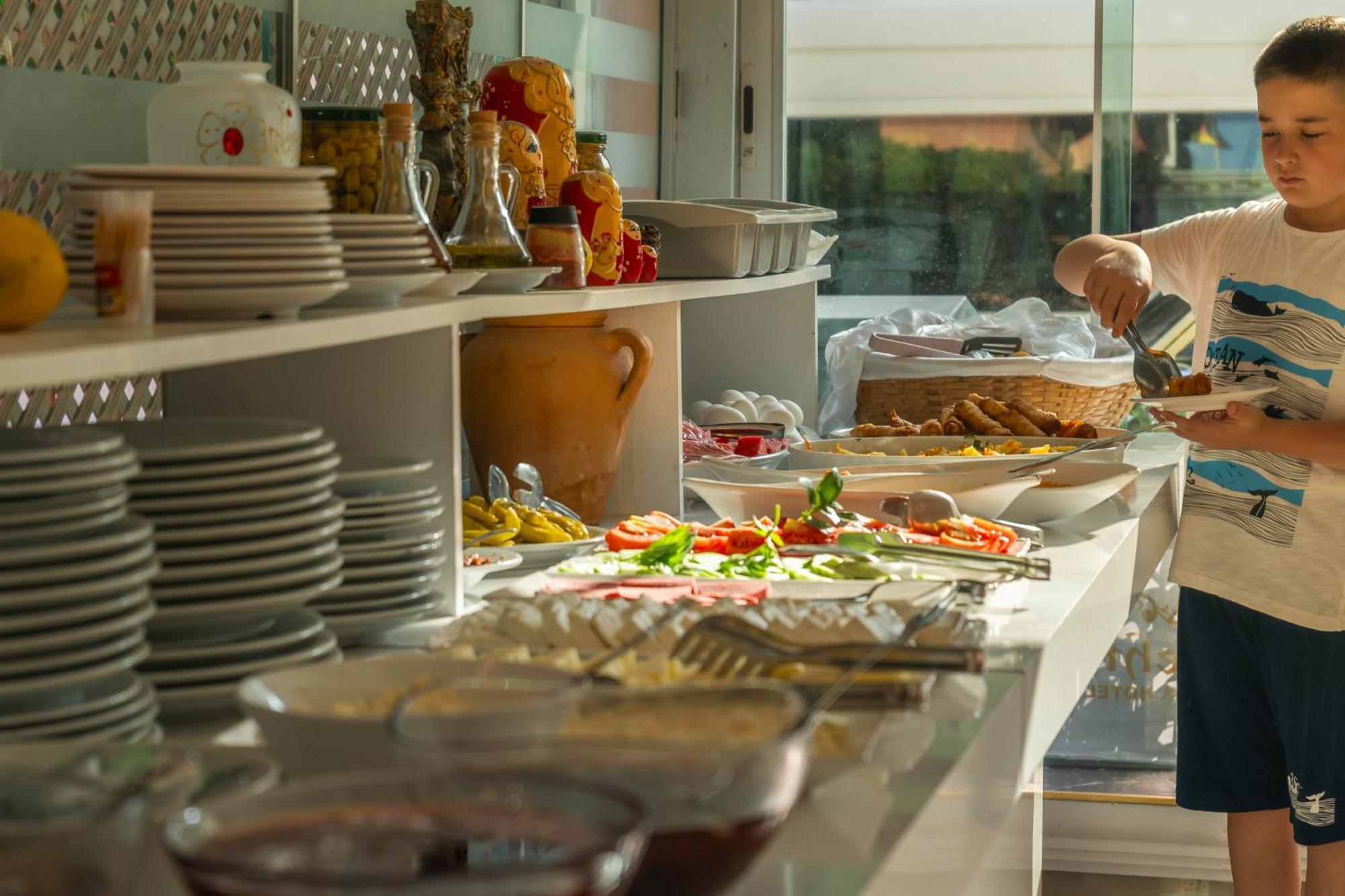 Behram Hotel Αττάλεια Εξωτερικό φωτογραφία